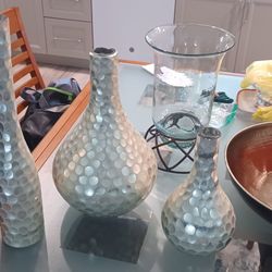 3 Vases