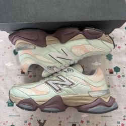 New Balance 9060 Sneaker Size Womens 8.5
