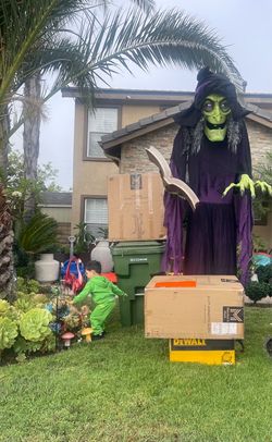 Halloween decorations new in box /garage sale sunday August 16 *sylmar*