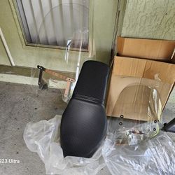 2011 Suzuki Boulevard S40 Seat And Windshields