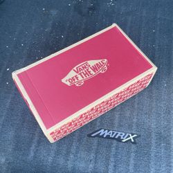 Beautiful NIB VANS 9.5 Blue/black /white Shoes 