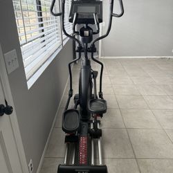 SOLE E35 Elliptical – Like New