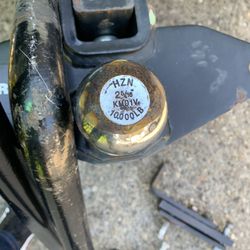 Reese Trailer Hitch. Rated 10k Lbs