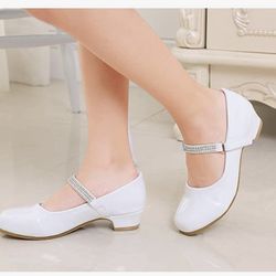 Girls White Patent Small Heel Mary Jane Size 5