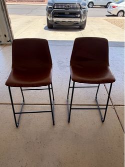 2 Barstools