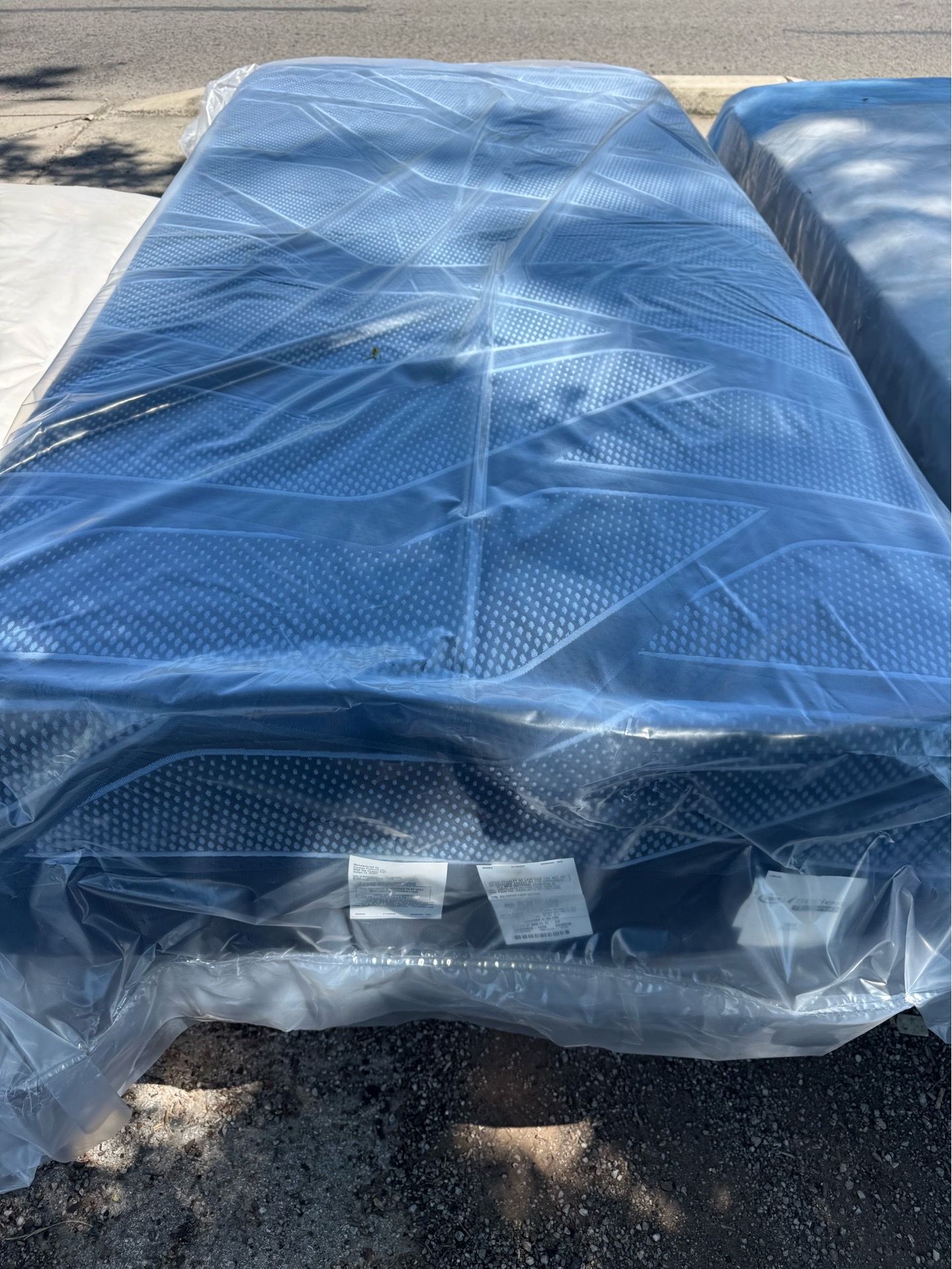 Brand new Serta Hybrid Twin xl mattress
