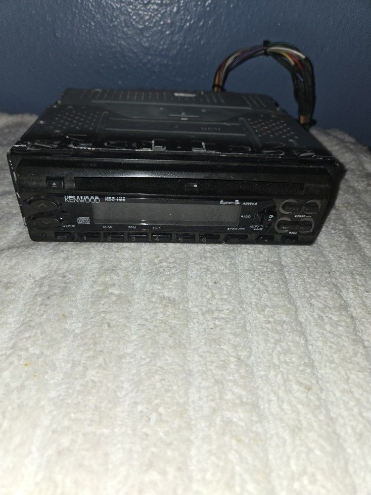 Kenwood Car Stereo Receiver ( KDC 116S )