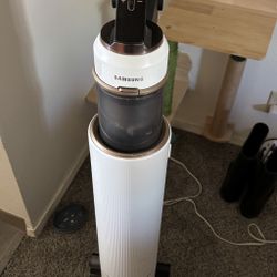 Samsung Bespoke Jet Cordless Vacuum w/ Clean Station 