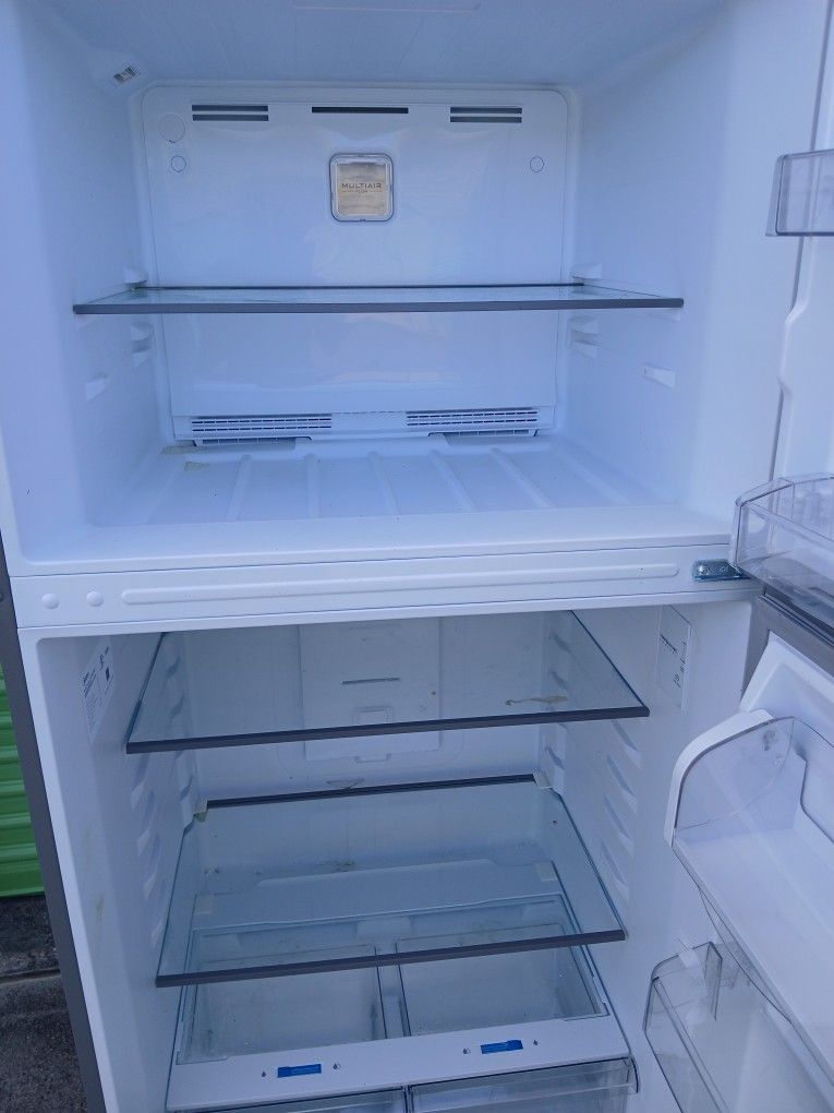 Refrigerator