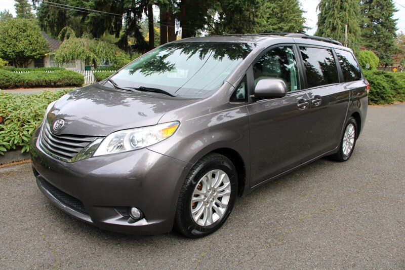 2011 Toyota Sienna XLE 8-Passenger