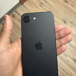 iPhone 16e I Don’t Need It Anymore Looking For A Buyer No Low Balls Cash Only !