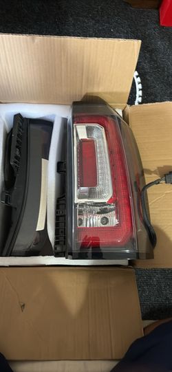 2010 GMC Denali XL Yukon taillights