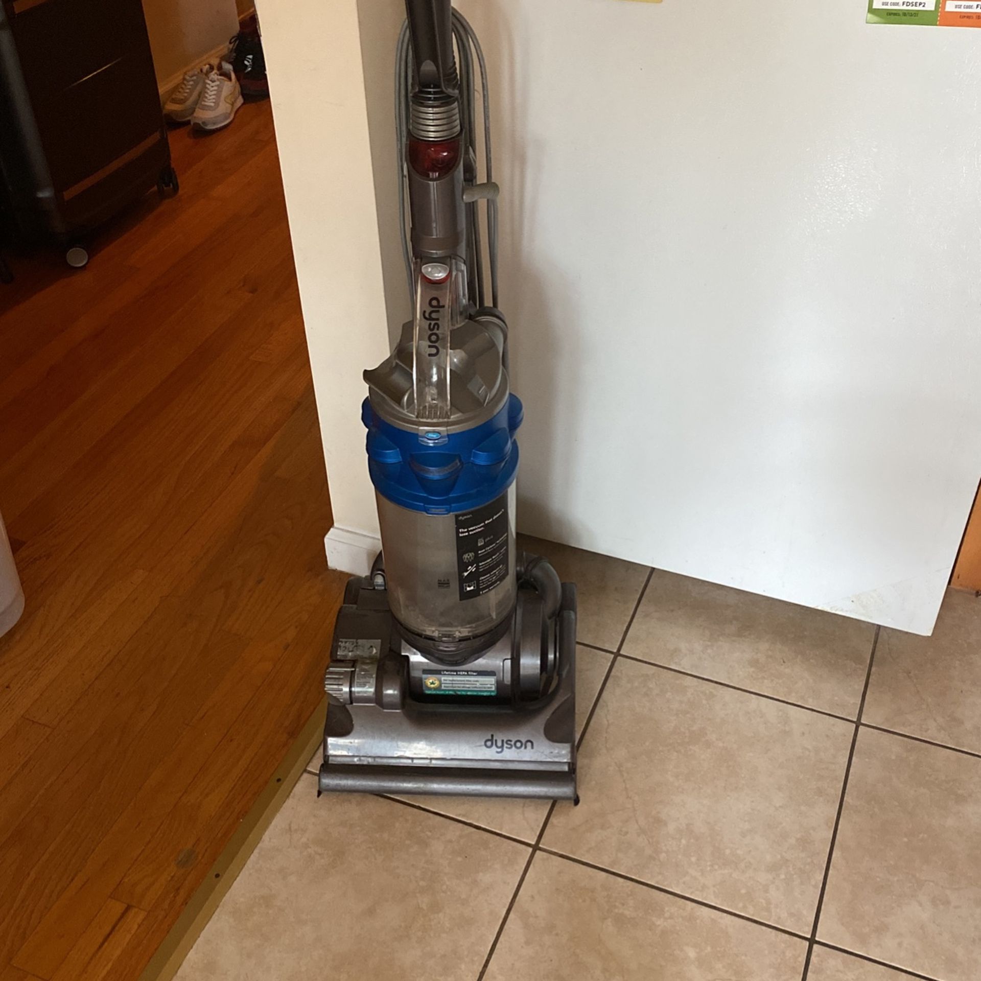 Dyson DC14 Vacuum Cleaner 