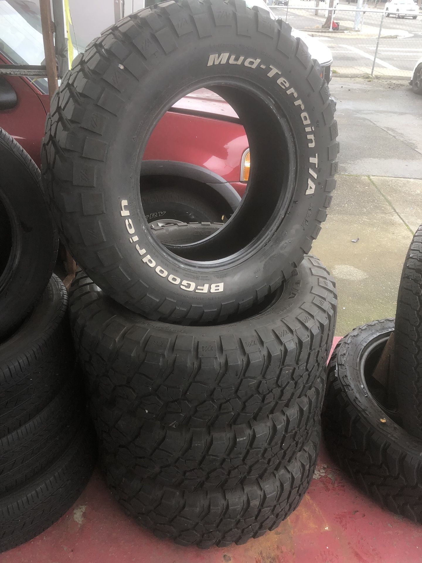 265/70/17 bfgoodrich all terrain