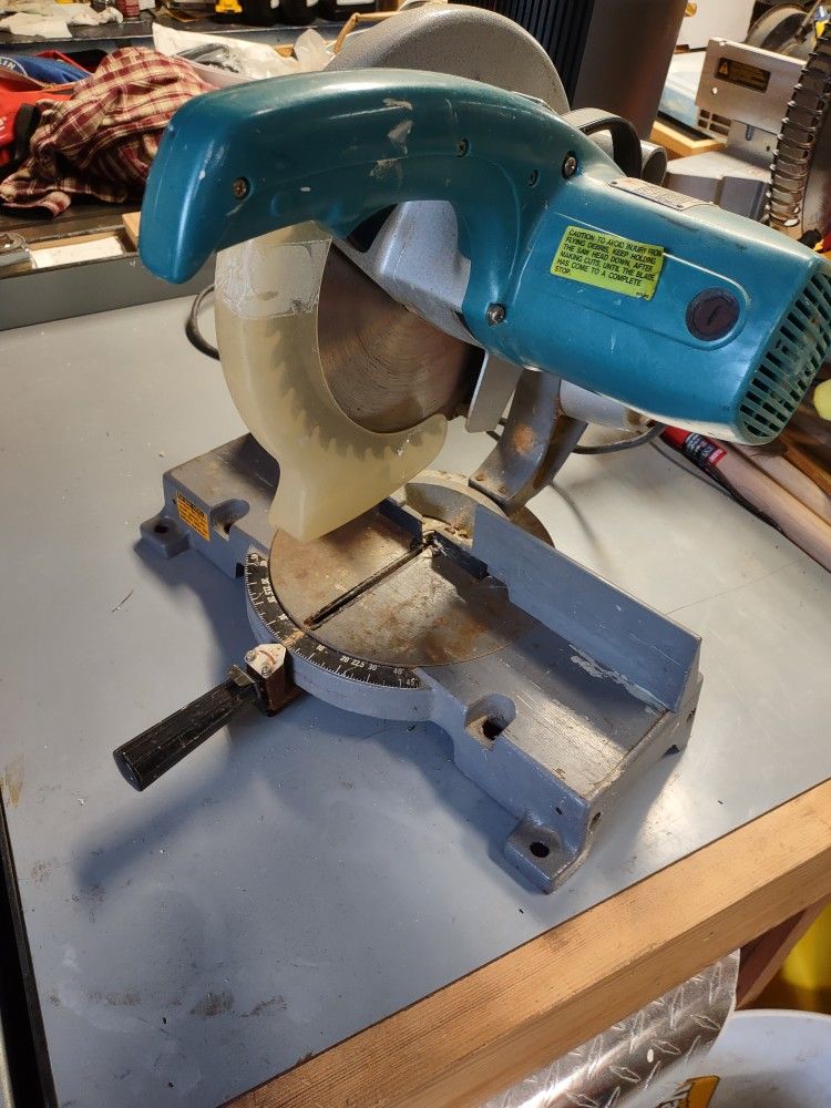 Makita 10" Miter Saw