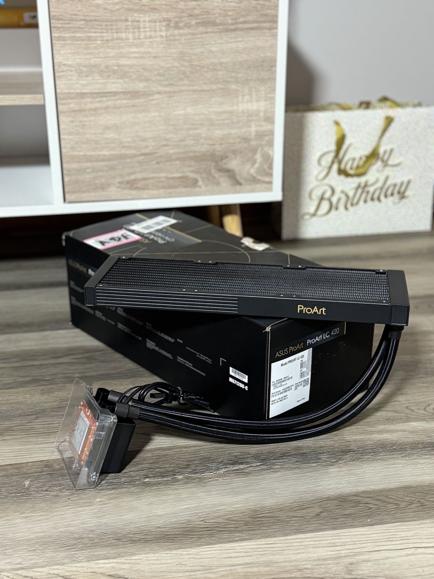 Asus Proart Lc 420 All-In-One Cpu Liquid Cooler With Illuminated System Status Meter And Three Noctu