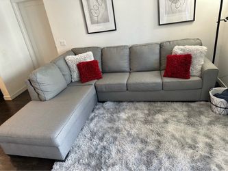 Absolutely gorgeous Ashley’s sectional couch !!