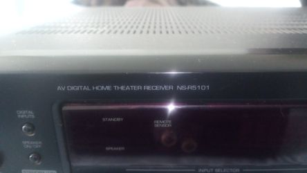 Surround Sound System Insignia Receiver And Definitive Technology Speakers 