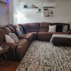 6 Peices Sectional Sofa 