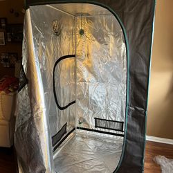 Grow Tent With Everything!!
