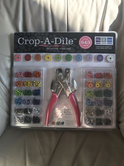 We R Memory Keepers Crop-A-Dile (643pc Hole Punch, Eyelet & Snap Setter  All-In-One) NIP for Sale in Pinole, CA - OfferUp