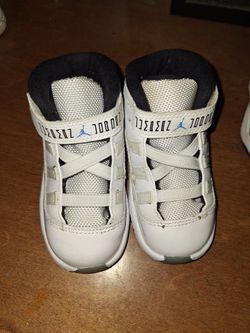 White Size 6C Jordan's 
