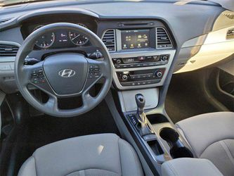 2016 Hyundai Sonata Thumbnail