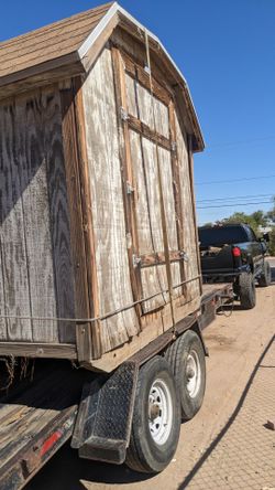 8x8 shed need paint good structure on skids can also deliver