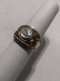 14K Gold And Silver Ring With Cubic Stone In The Center Size 7
