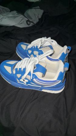 Blue lv skates