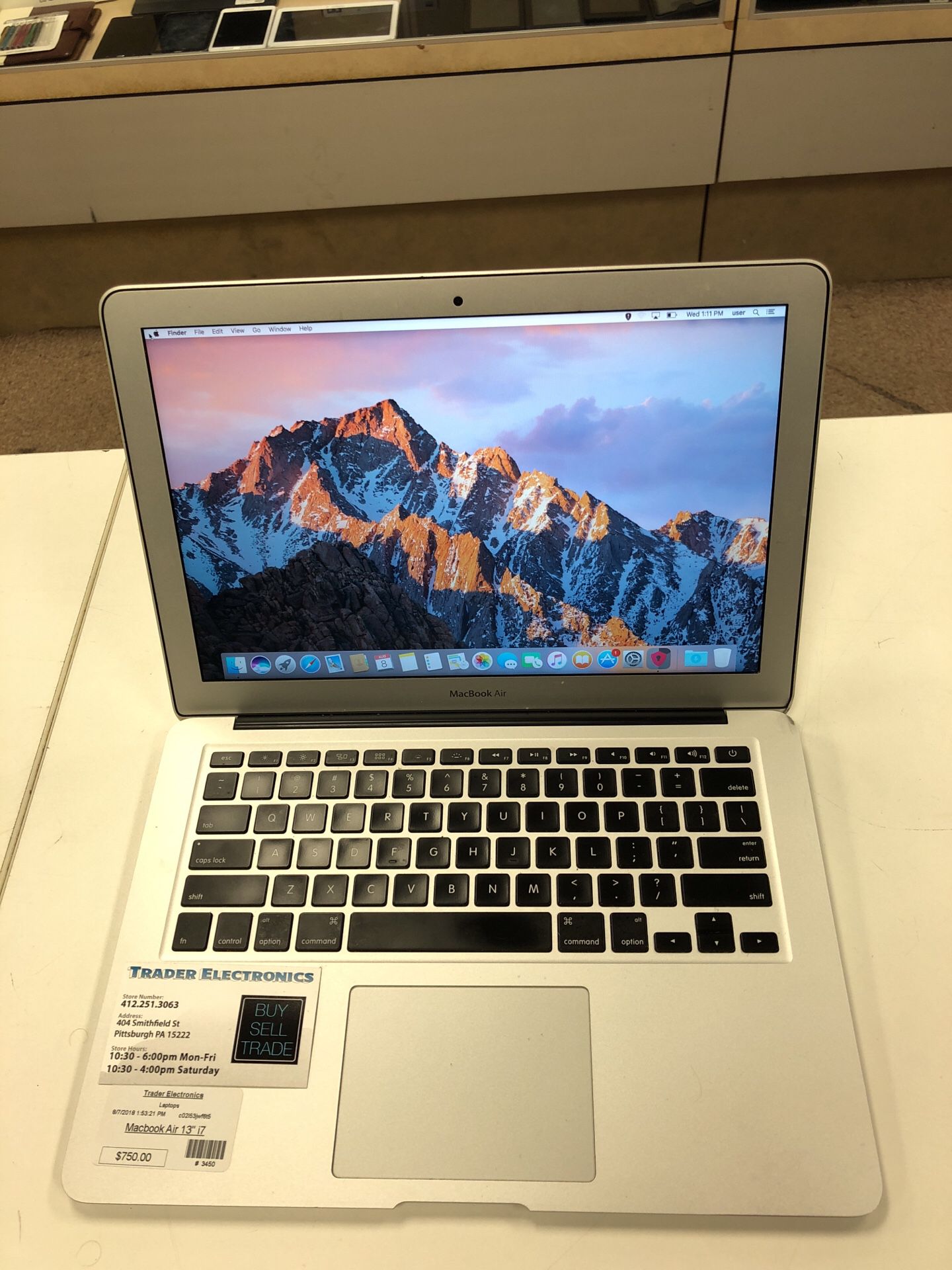 Apple MacBook Air 13 inch i7