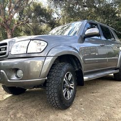 2004 Toyota Sequoia