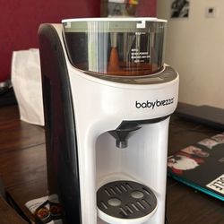 Baby Brazza formula maker