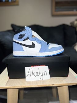 DS Jordan 1 UNI BLUE Size 9.5