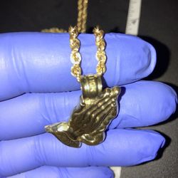 Solid 100 % Yellow Gold And Chain Charm Combo 