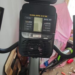 Golds Gym 400 Ri Smr Exercise Bike. 