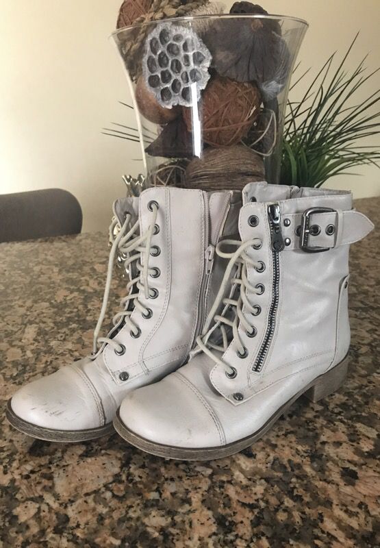 Guess ankle boots Size 6 1/2