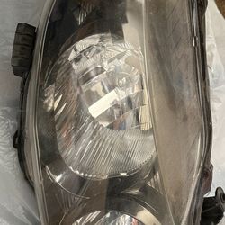 2010 Toyota Corolla Oem Passenger headlight