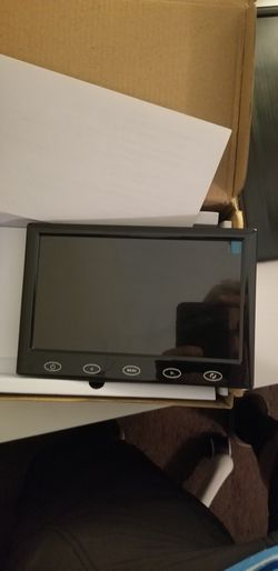 7 INCH HD LCD SCREEN WITH VIDEO JACKS, WIRING, REMOTE AND STAND