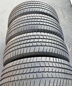 285/65/20 Michelin 📍📍 Selling a set of 4 tires with 80% tread life remaining 📍🌟