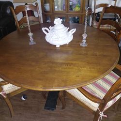 60" Round Wood Dinning Table With 8 Chairs
