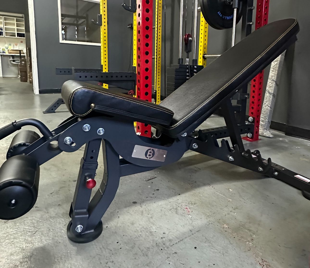 Adjustable Weight Bench brand new in box 7 back positions, 4 adjustable seat positions