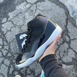 Jordan 11 Retro Space Jam 2016 (size 9.5 )