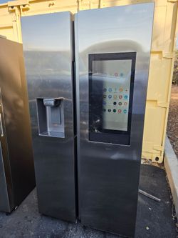 Refrigerador sansumg  2023 everything works well delivery available extra charge