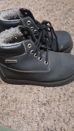 Black size 1 waterproof boots.