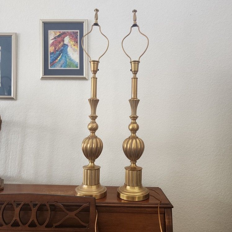 Beautiful Vintage Pair Of Tall Hollywood Regency Stiffel Solid Brass Lamps