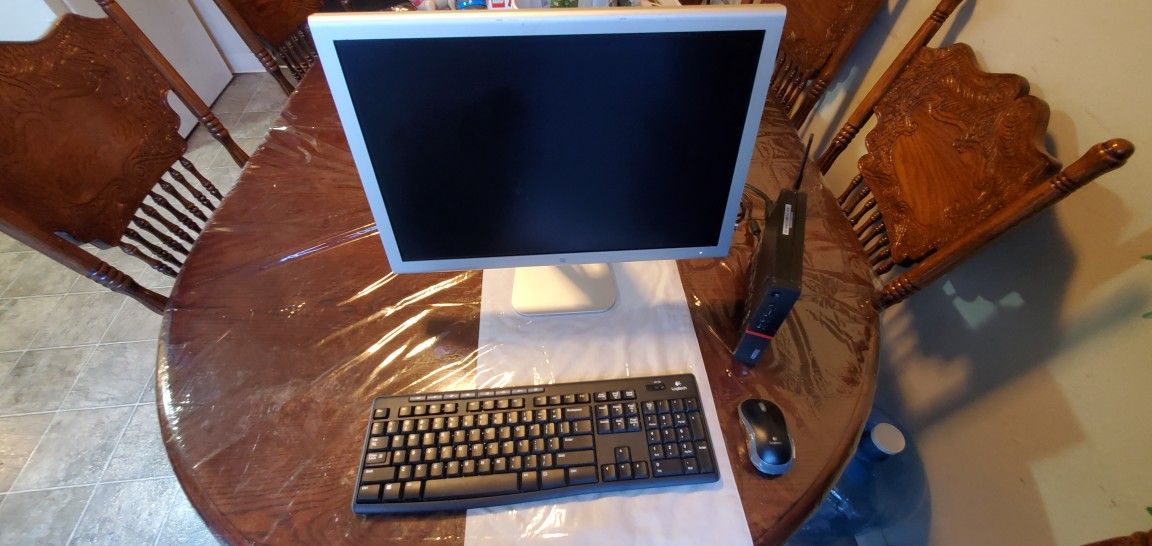 MINI PC/COMPUTER LENOVO THINKCENTRE M600 MINI + APPLE CINEMA DISPLAY + LOGITECH WIRELESS KEYBOARD & MOUSE