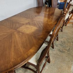 Dining Room Table And 6 Chairs