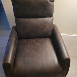 Coleman Power Recliner – Walnut (Like New)
