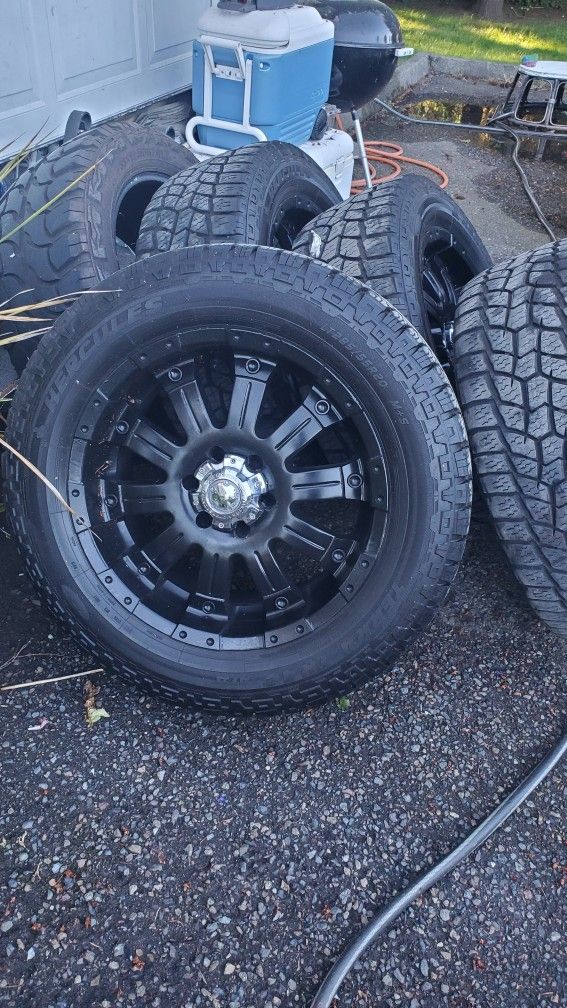 Set Of 4 Rims And Tires 